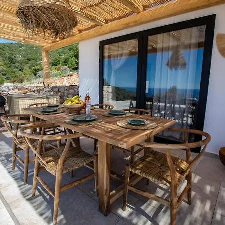 Eunoia Porto Katsiki Aparthotel