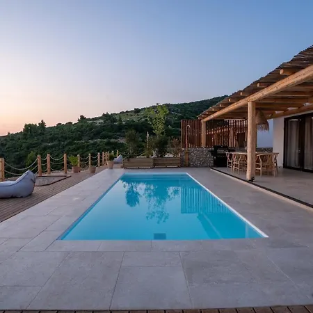 Eunoia Porto Katsiki Aparthotel