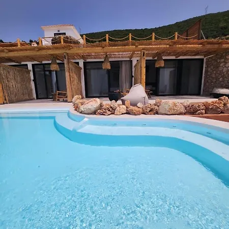 Eunoia Porto Katsiki アパートホテル